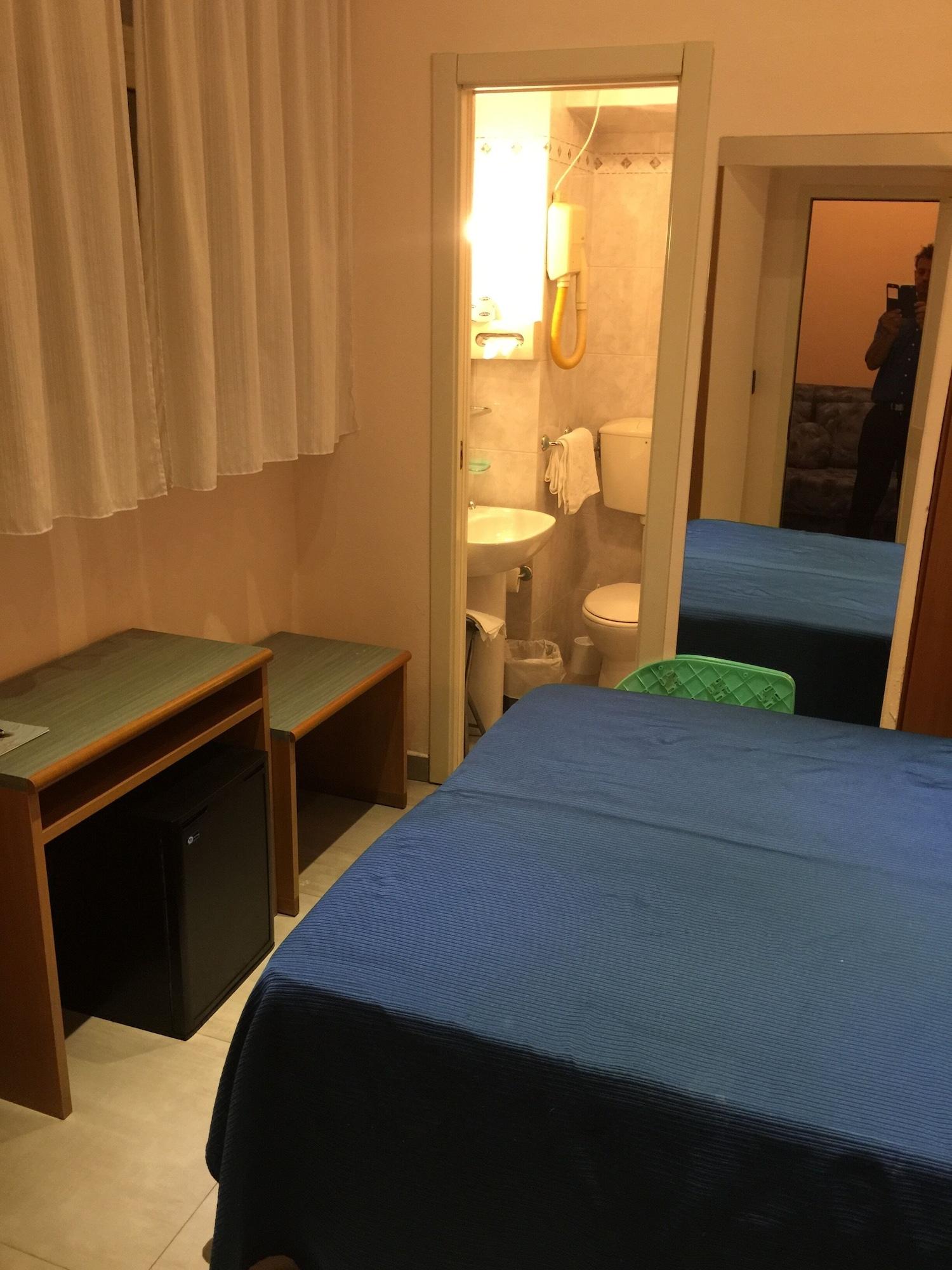 Hotel Roma Марина-ди-Масса Экстерьер фото