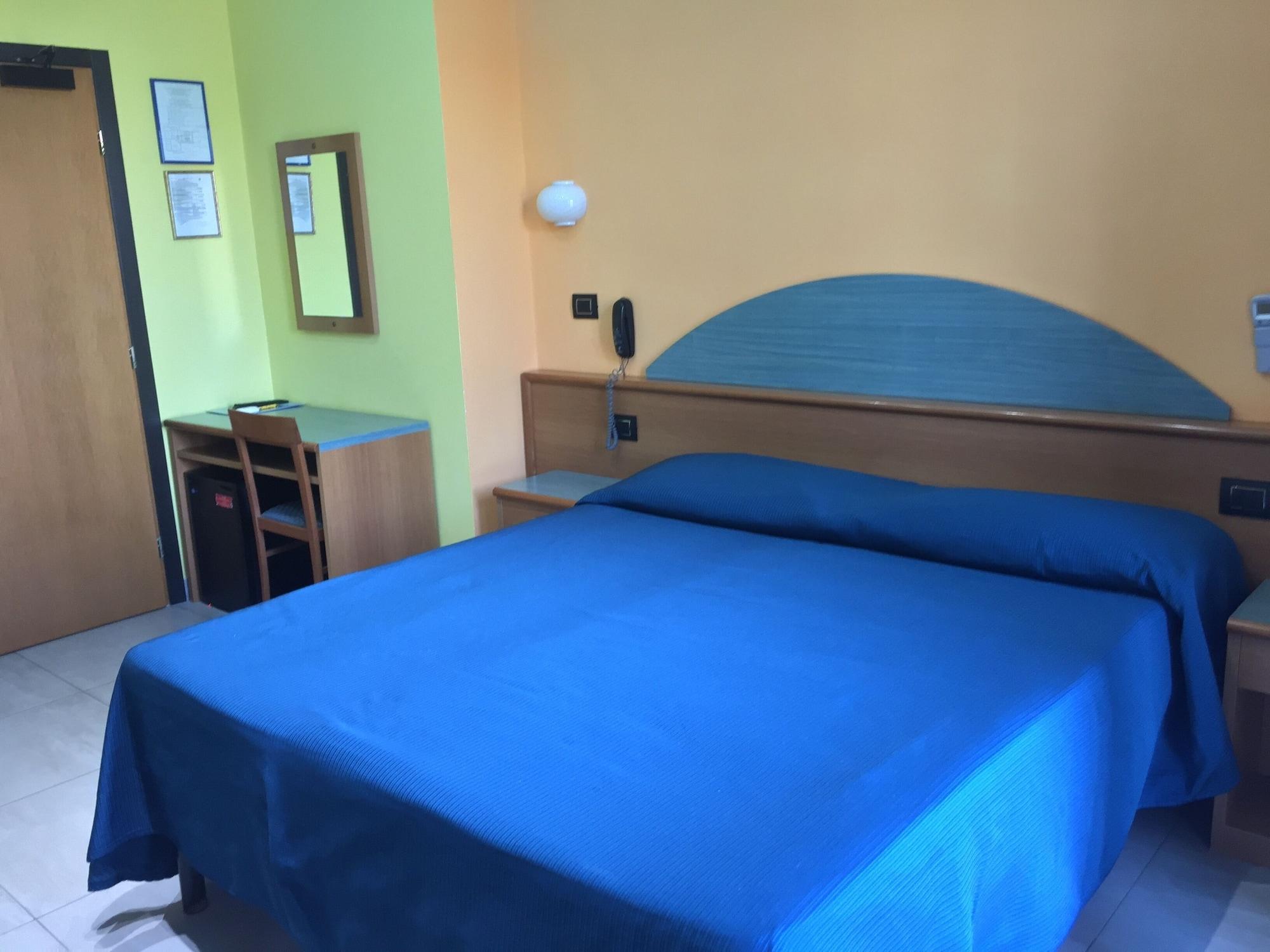 Hotel Roma Марина-ди-Масса Экстерьер фото