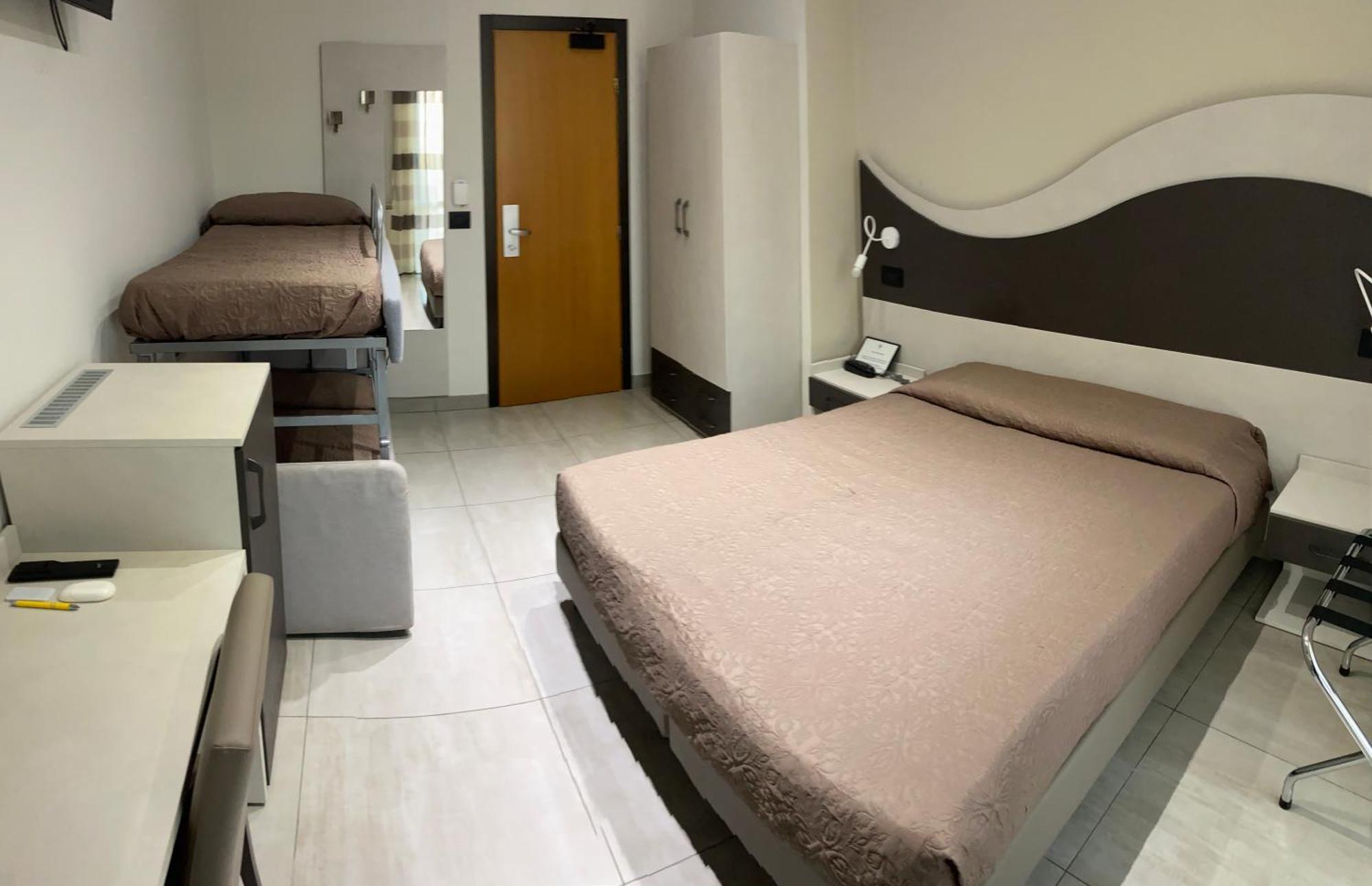 Hotel Roma Марина-ди-Масса Экстерьер фото