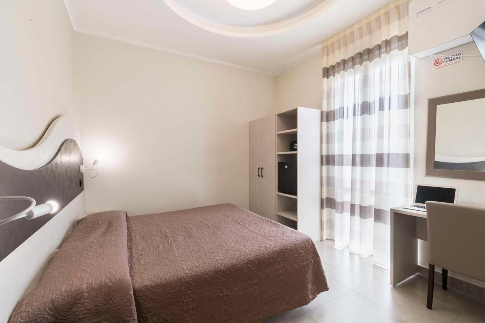 Hotel Roma Марина-ди-Масса Экстерьер фото