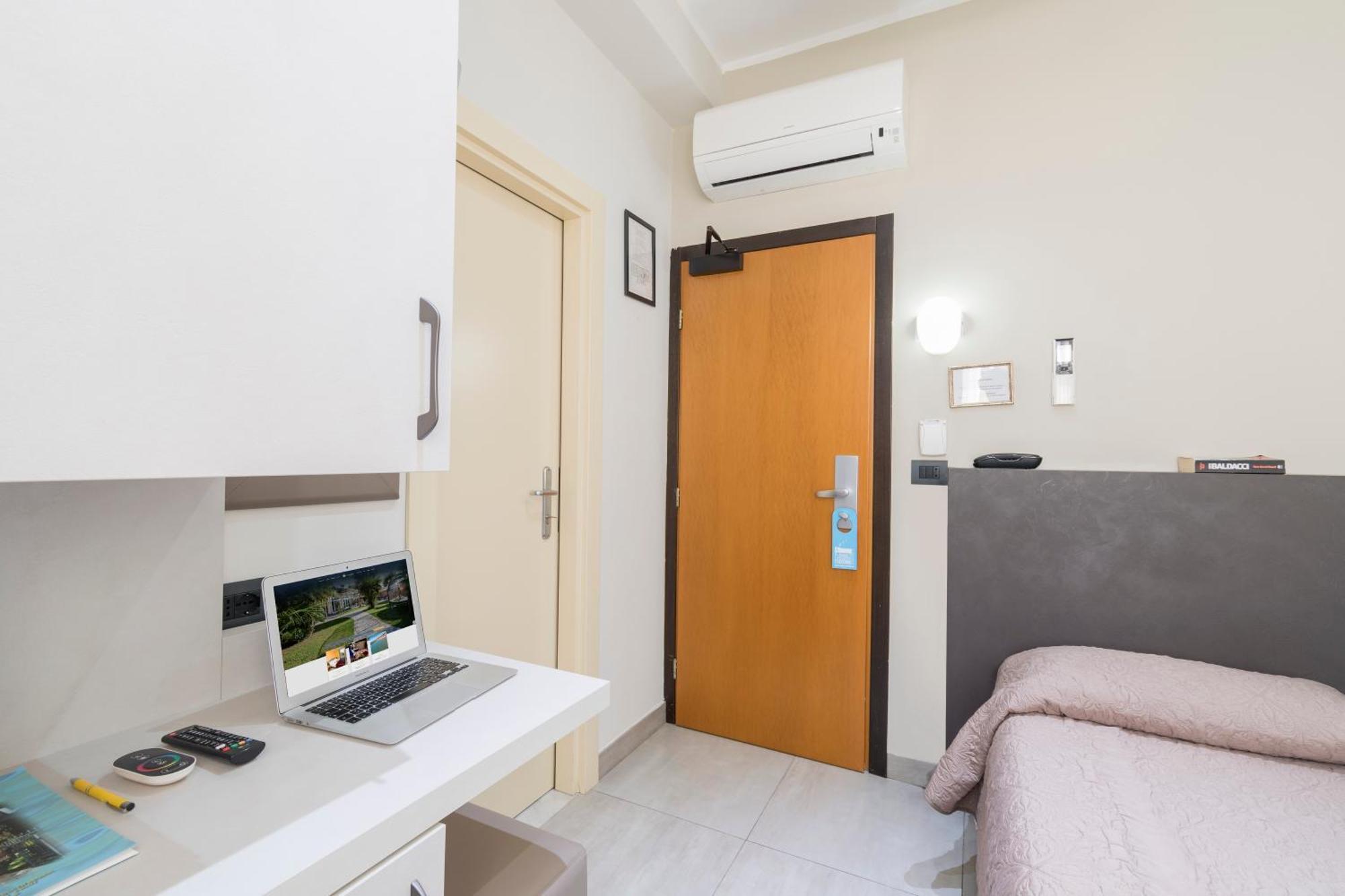 Hotel Roma Марина-ди-Масса Экстерьер фото