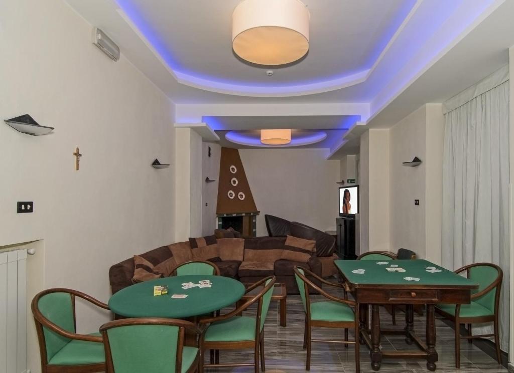 Hotel Roma Марина-ди-Масса Экстерьер фото